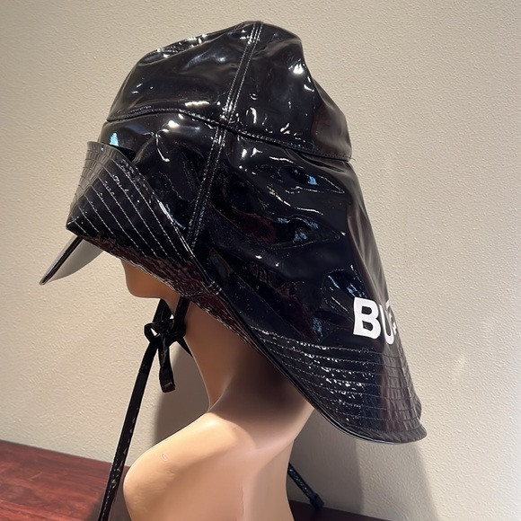 Burberry Black Rain Hat With Front Bill Burberry Logo On Back Ties At Neck M/L - Picture 4 of 8